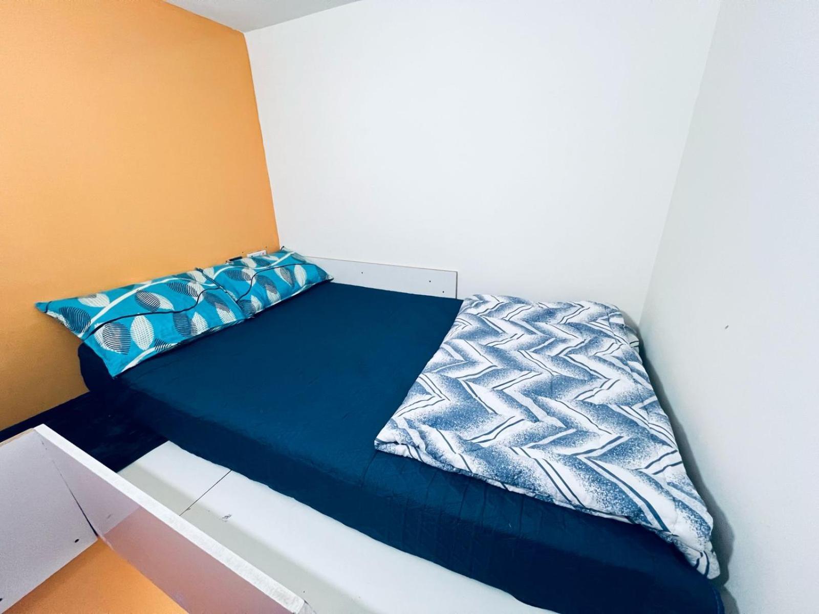 Апартаменти Moon Backpackers Burjman Exit 2, Family Partitions, Loft Partitions, Дубай Екстер'єр фото