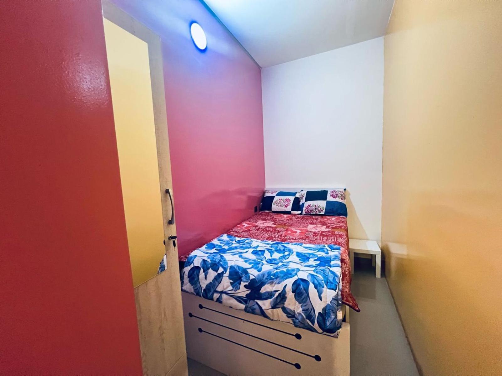 Апартаменти Moon Backpackers Burjman Exit 2, Family Partitions, Loft Partitions, Дубай Екстер'єр фото