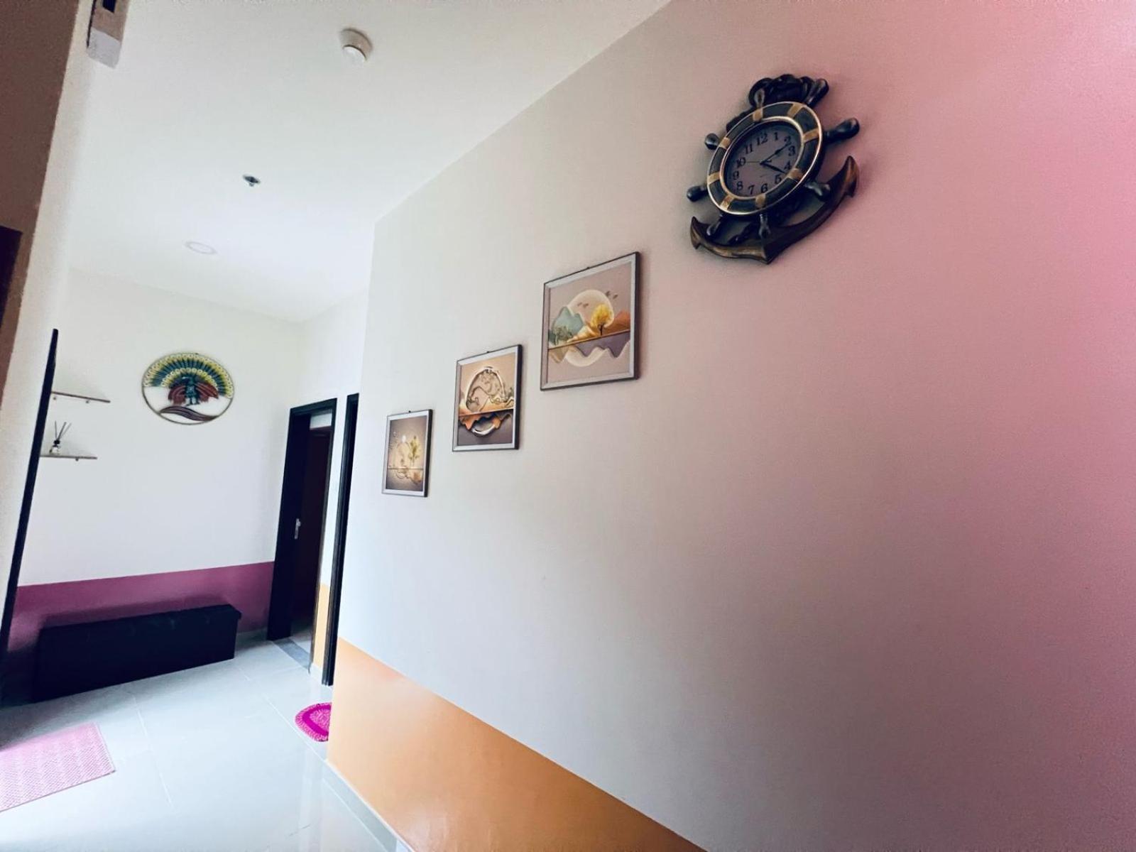 Апартаменти Moon Backpackers Burjman Exit 2, Family Partitions, Loft Partitions, Дубай Екстер'єр фото