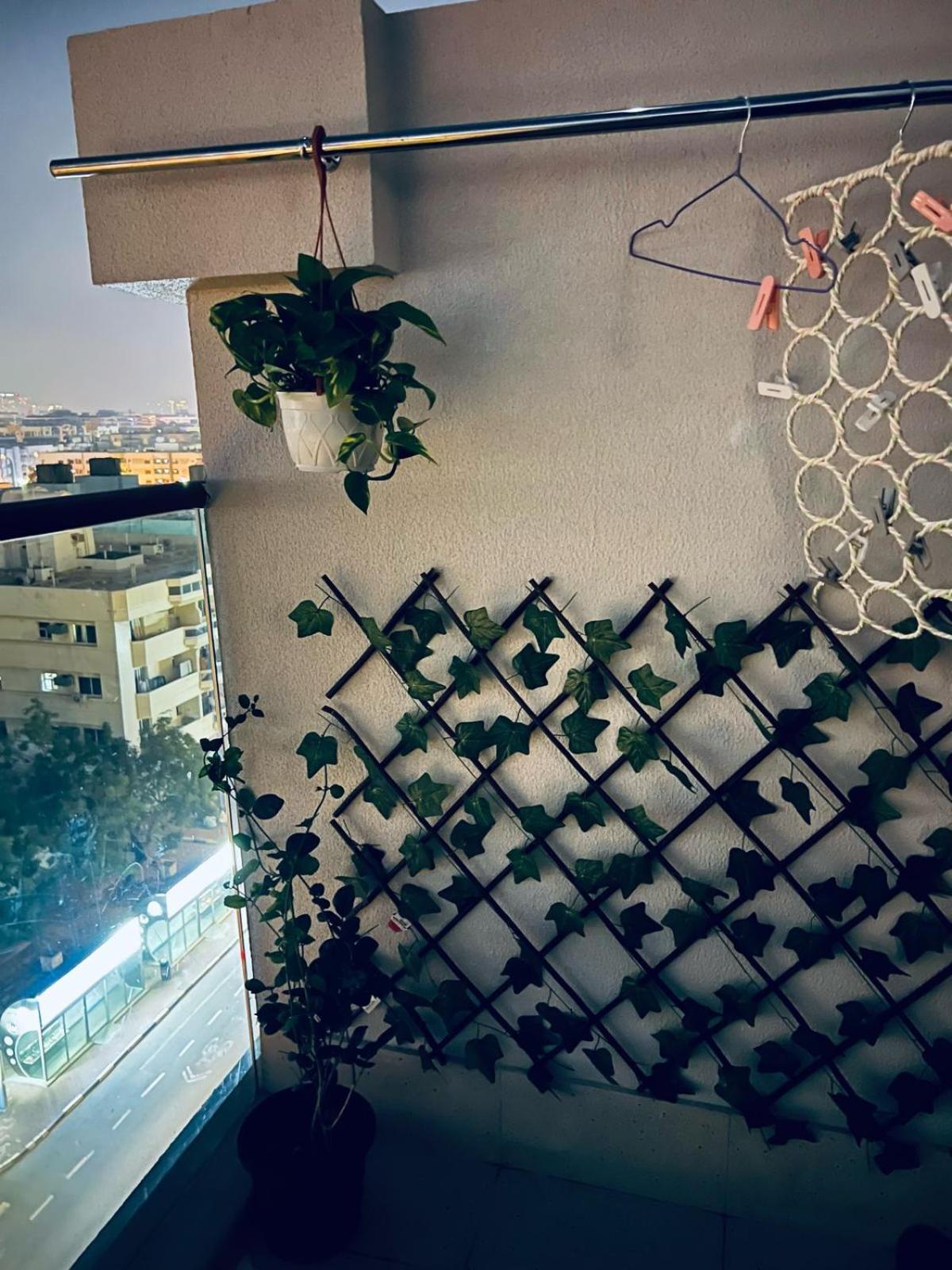 Апартаменти Moon Backpackers Burjman Exit 2, Family Partitions, Loft Partitions, Дубай Екстер'єр фото