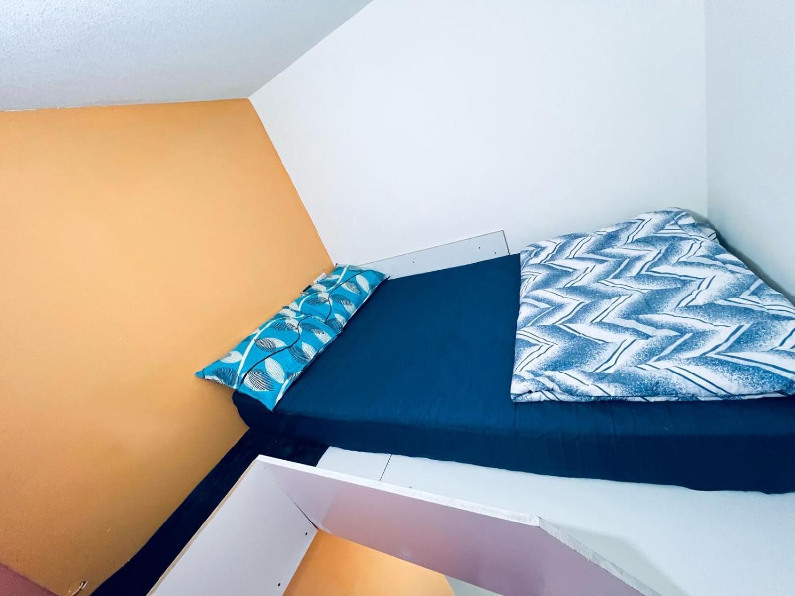 Апартаменти Moon Backpackers Burjman Exit 2, Family Partitions, Loft Partitions, Дубай Екстер'єр фото