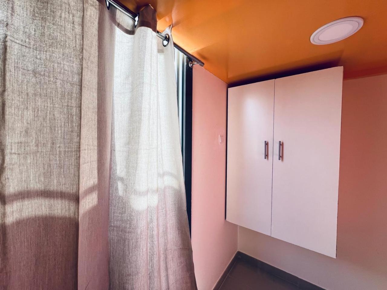 Апартаменти Moon Backpackers Burjman Exit 2, Family Partitions, Loft Partitions, Дубай Екстер'єр фото